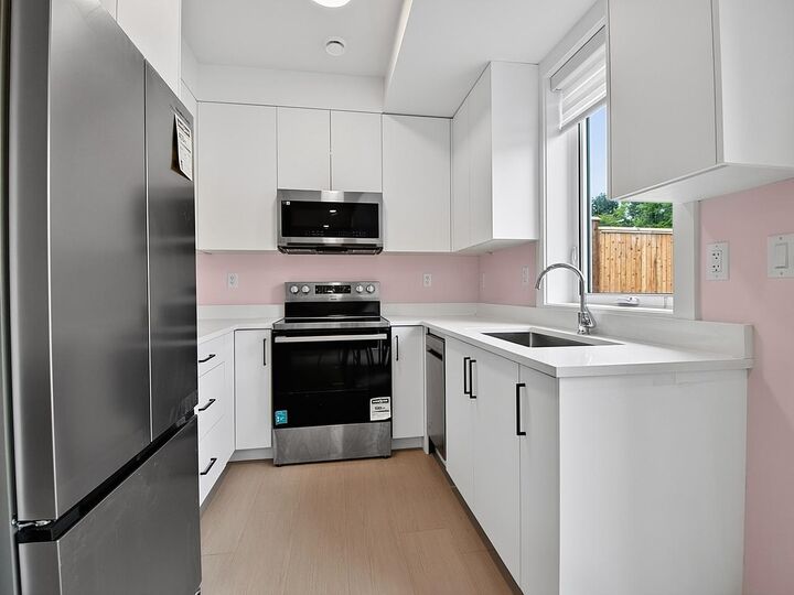 Property Photo: 2254 E 24th Avenue 2 BC V5N 2V2