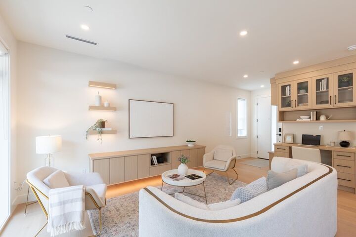 Property Photo: 3615 Turner Street 4 BC V5K 2J2