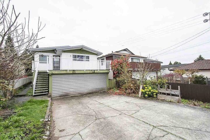 Property Photo: 7687 Oak Street BC V6P 4A4