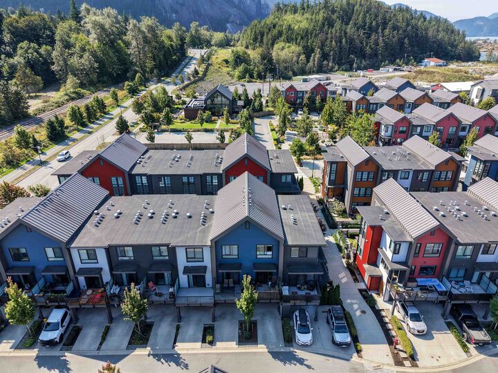 Property Photo: 1374 Marinaside Place BC V8B 1A8