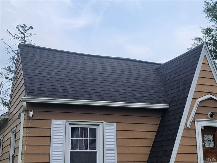 Property Photo:  202 Darlington Road E  NY 13208 