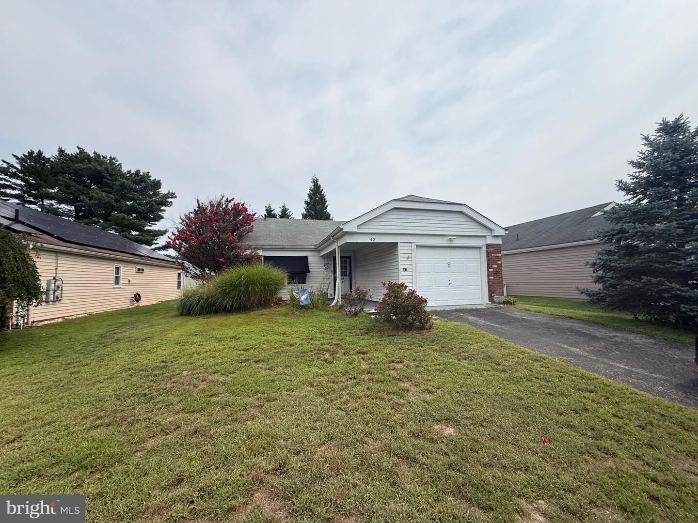 Property Photo:  42 New Castle Drive  NJ 08088 