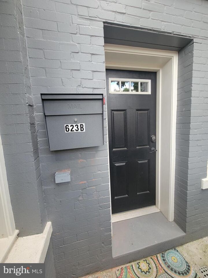 Property Photo:  623 6th Street NE  DC 20002 