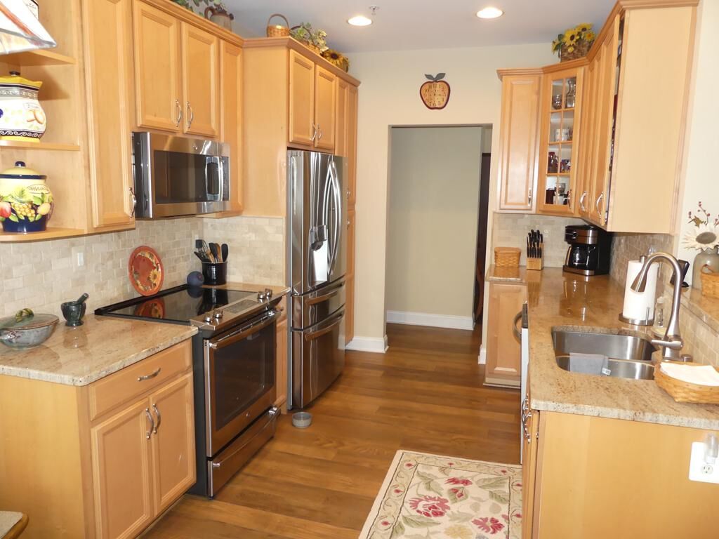 Property Photo:  1817 Selvin Drive 401 &Amp #7 Garage  MD 21015 