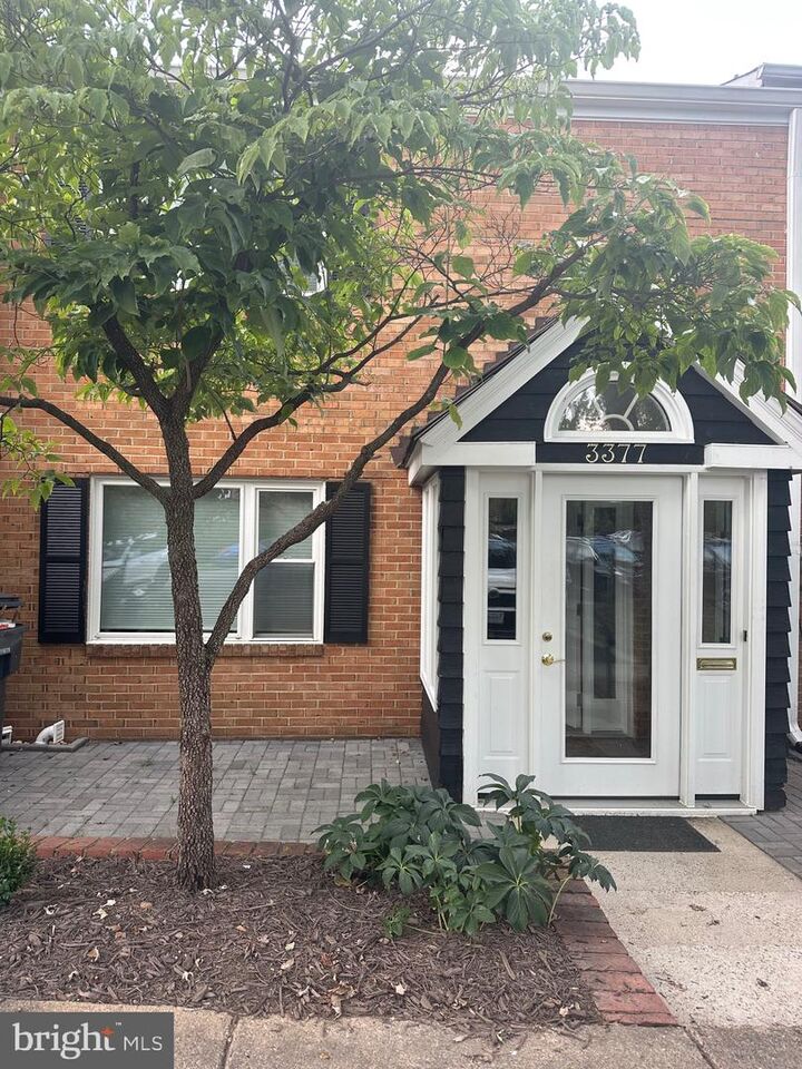 Property Photo: 3377 Ardley Court VA 22041