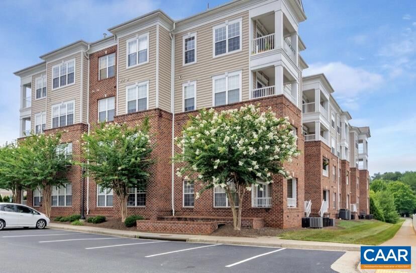 Property Photo: 1051 Glenwood Station Ln 103 VA 22901