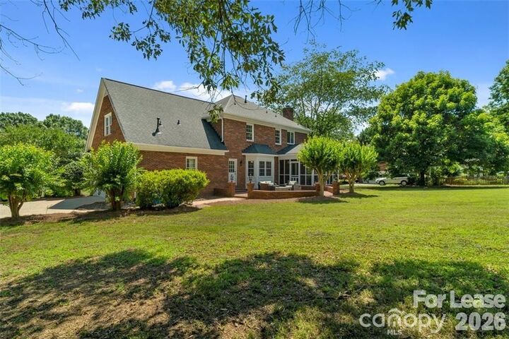 Property Photo: 6135 Highview Road NC 28104