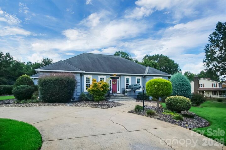 Property Photo:  1808 Country Garden Drive  NC 28150 