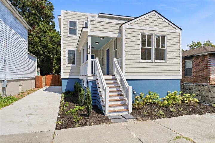 Property Photo:  174 Fishburne Street  SC 29403 