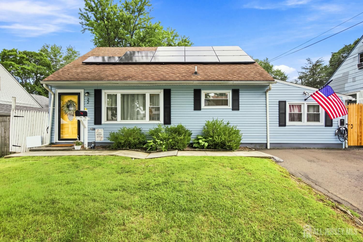 Property Photo:  22 Elm Terrace  NJ 08859 