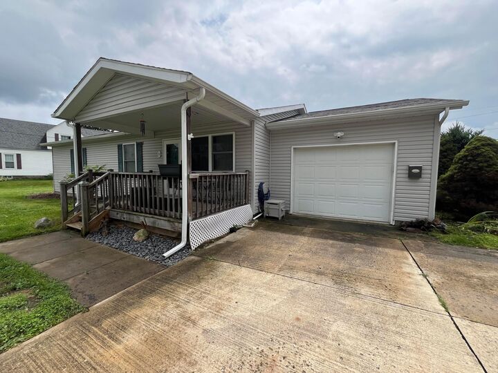 Property Photo: 1 Hickory OH 43050