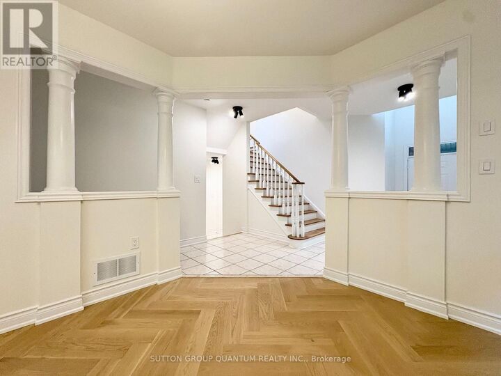 Property Photo: 3588 Rainpark Court ON L5M 6X6