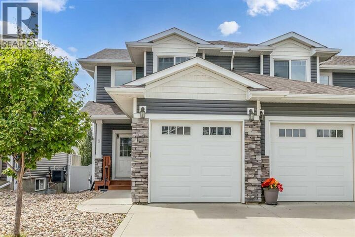 Property Photo: 8 Sullivan Close AB T4R 0P9