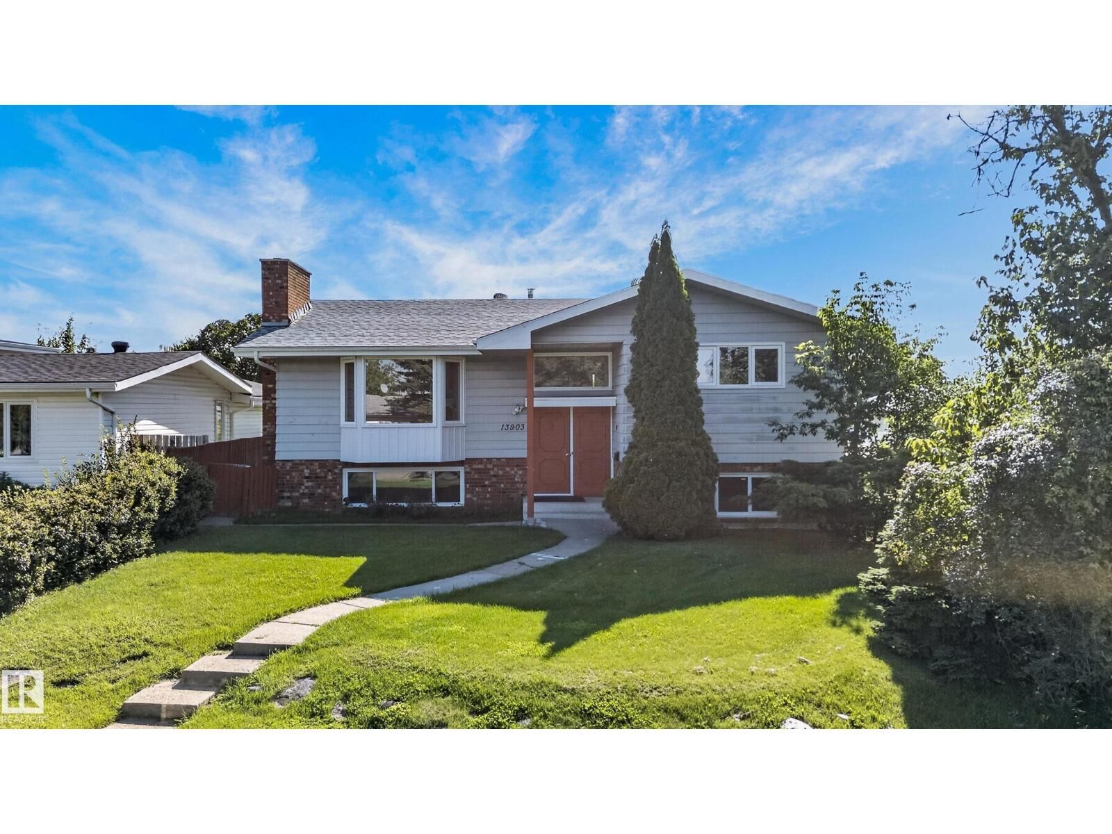 Property Photo:  13903 87 St NW  AB T5E 3G2 