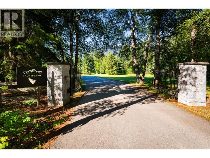 Property Photo: 4785 Airport Way BC V0E 2S3