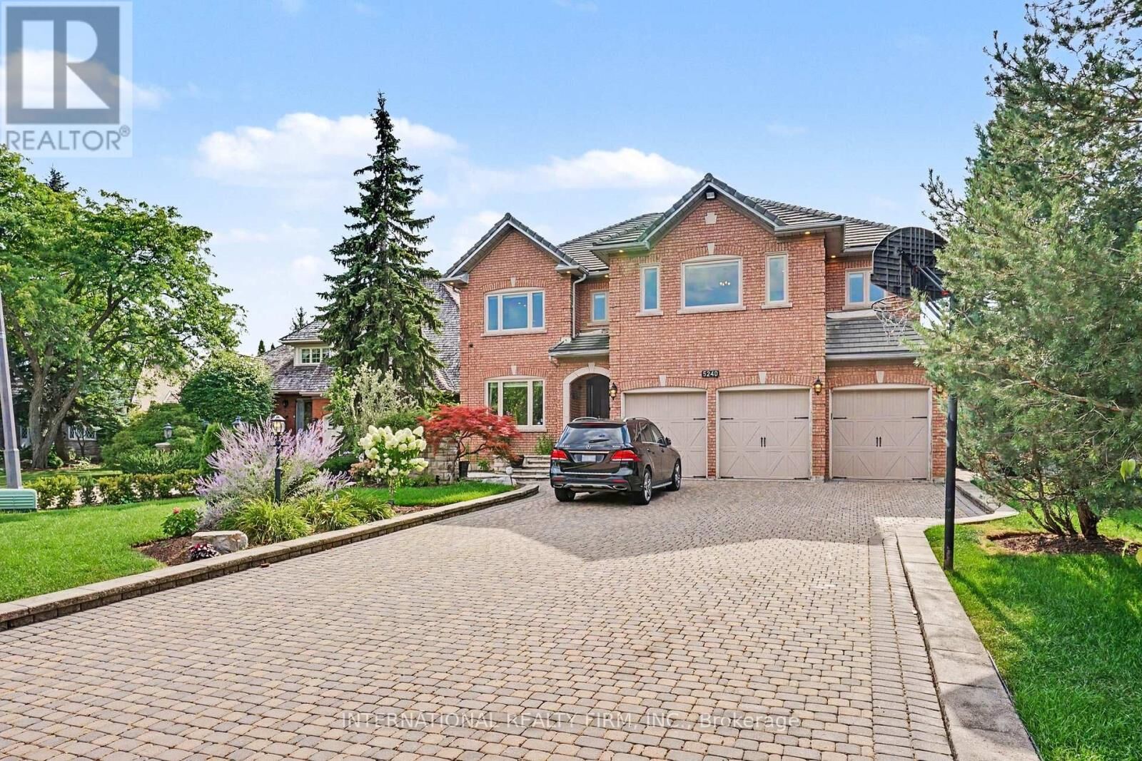 Property Photo: 5240 Elmridge Drive ON L5M 5A4