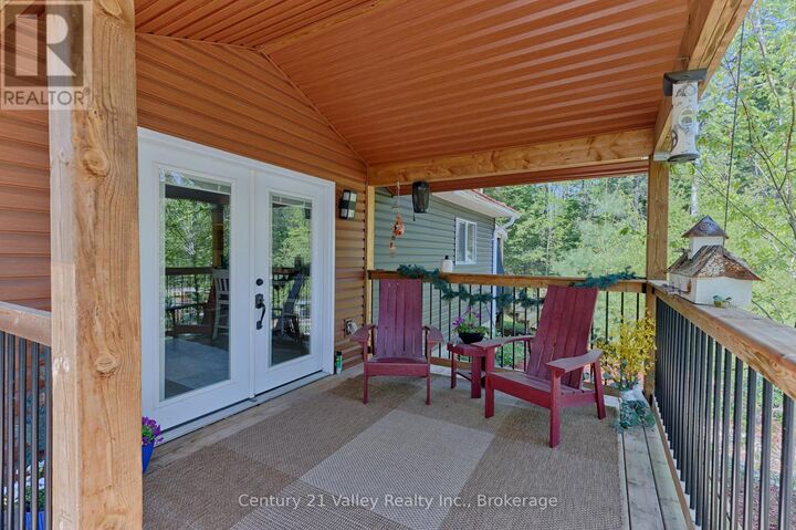 Property Photo: 593 Inglis Road ON K7V 3Z9