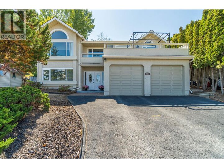 961 Greystone Crescent — photo 1