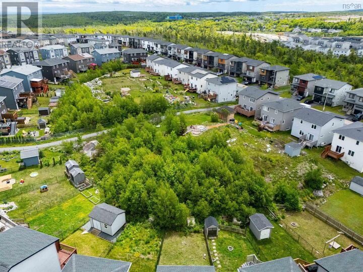 Property Photo: 27 Onyx Crescent NS B3P 0H5