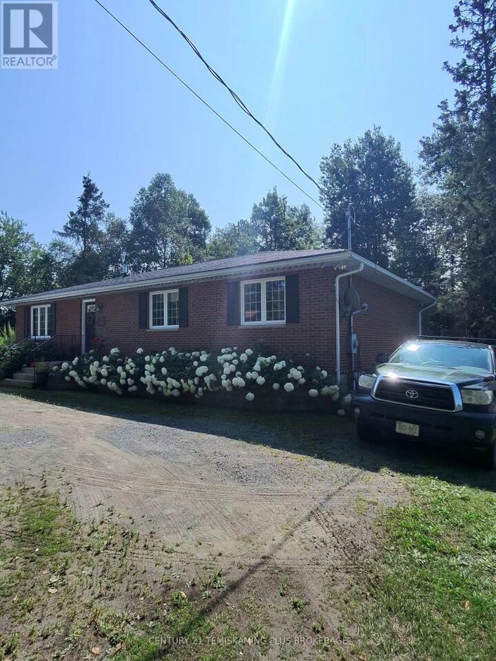 43 O'Connor Drive — photo 1