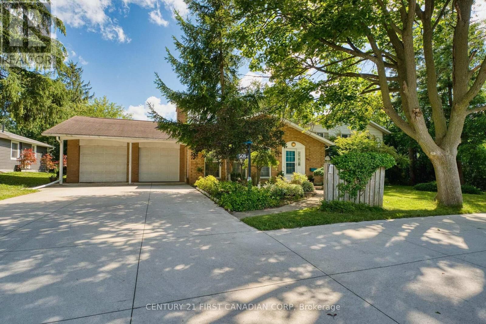 Property Photo: 501 Commissioners Road East ON N6C 2T9