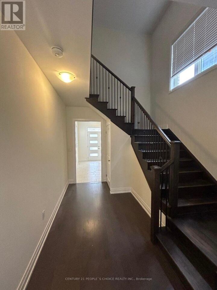 Property Photo: 66 Circus Crescent ON L7A 0H1