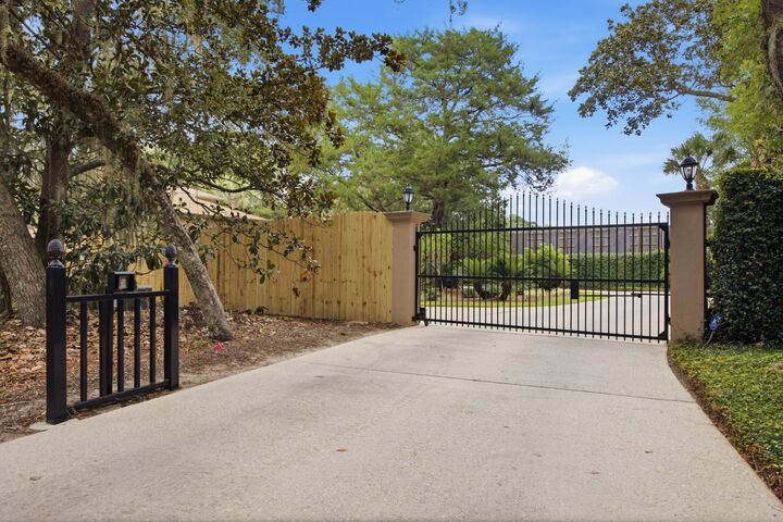 Property Photo: 4201 Ward Cove Drive FL 32578