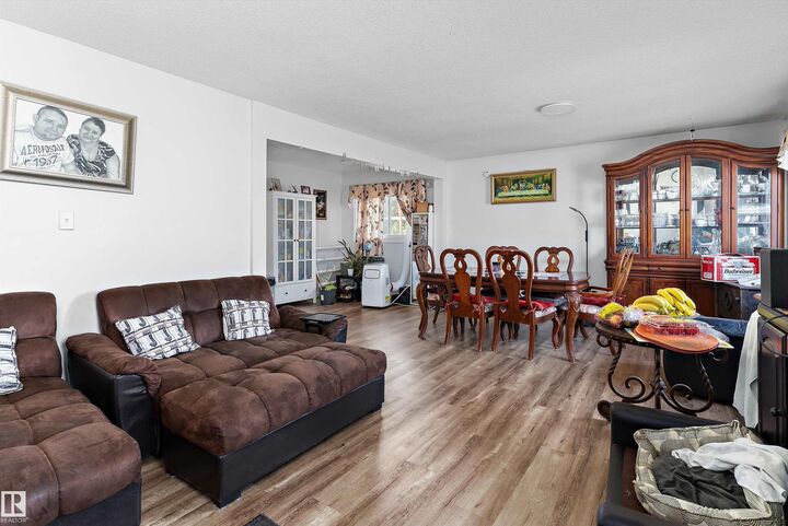 Property Photo:  5815 136 Avenue NW  AB T5A 0N4 