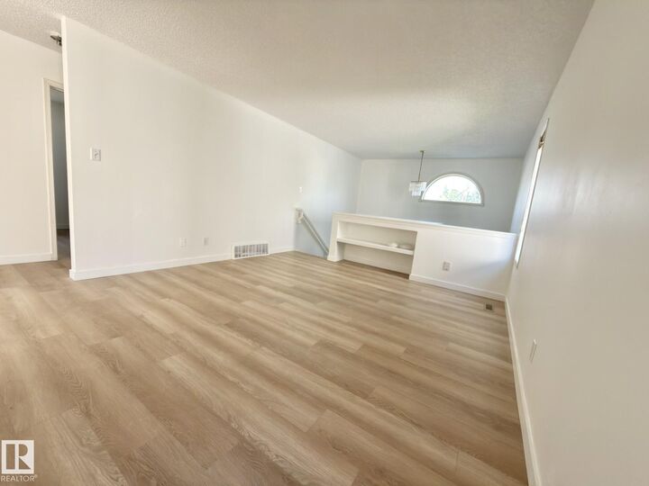 Property Photo: 72 Aspenglen Place AB T7X 3J9