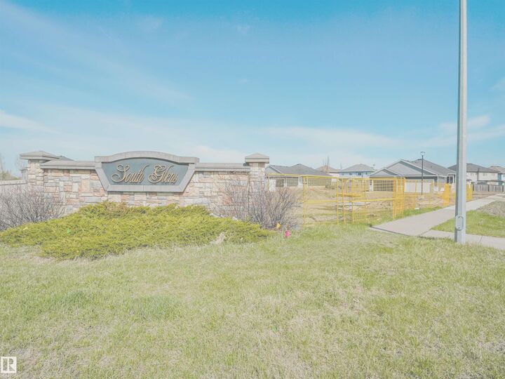 Property Photo:  7800 94 Street 13  AB T8R 2S3 