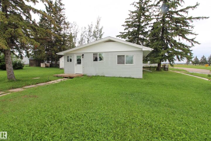 Property Photo: 5404 52 Street AB T0G 0P0