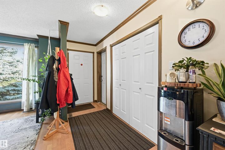 Property Photo:  18639 72 Avenue NW  AB T5T 5T5 