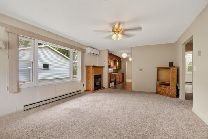 Property Photo:  128 Bluff Street  ND 58033 
