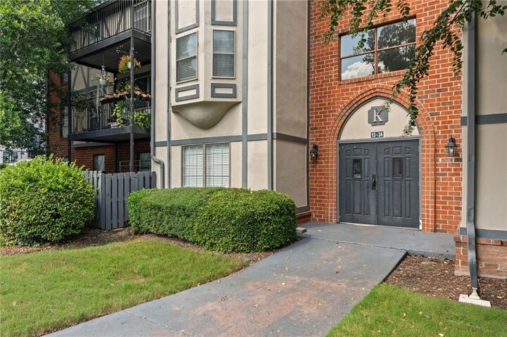 Property Photo: 6851 Roswell Road K24 GA 30328