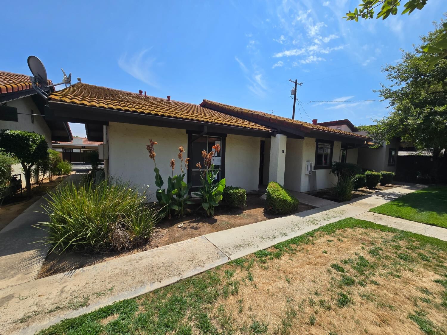 Property Photo: 6338 N Maroa Avenue 110 CA 93704