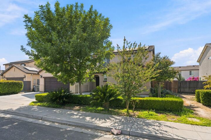 Property Photo:  104 Corona Drive  CA 93638 