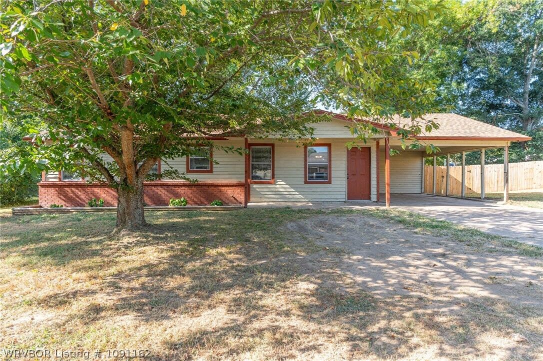 Property Photo: 2908 Madeline Drive AR 72956