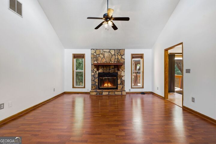Property Photo: 2890 Creekwood Lane NW GA 30044