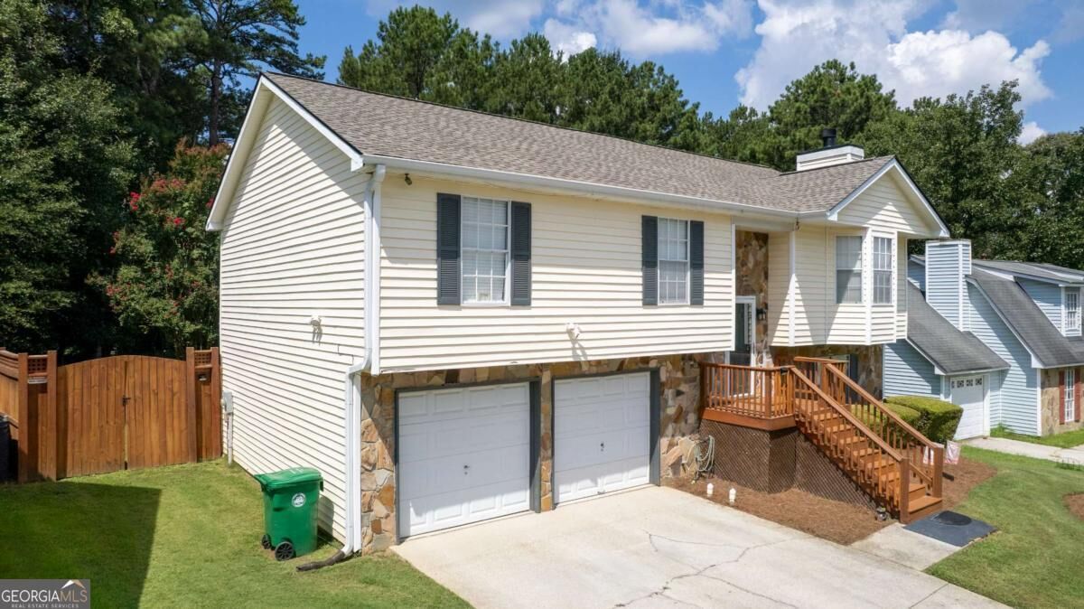 Property Photo: 1046 Redan Trace GA 30088