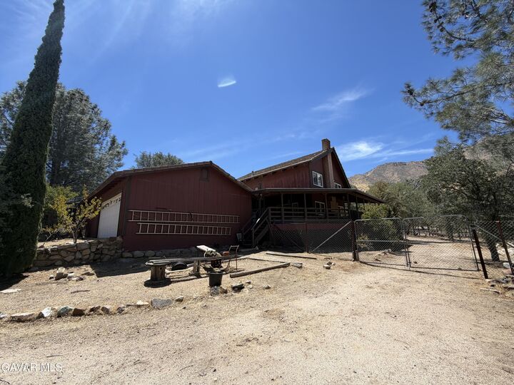 Property Photo:  3512 Oakwood Road  CA 93240 