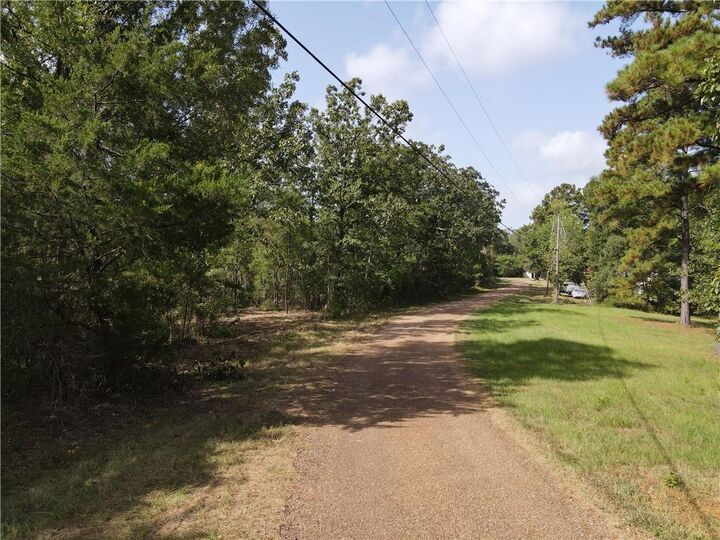 Property Photo: 107 Old Levee Road LA 71454