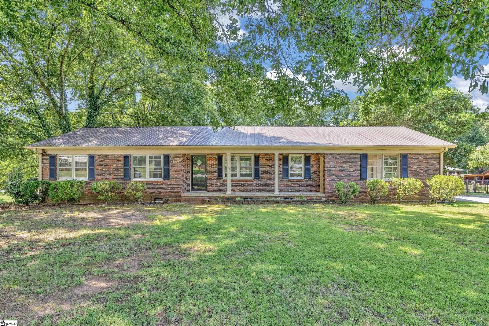 Property Photo: 303 McNeil Drive SC 29624