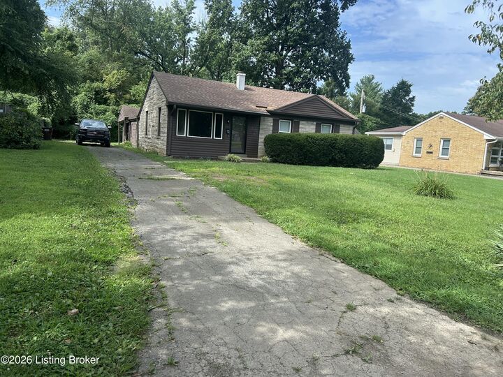 Property Photo:  1208 Gallant Fox Run Rd  KY 40242 