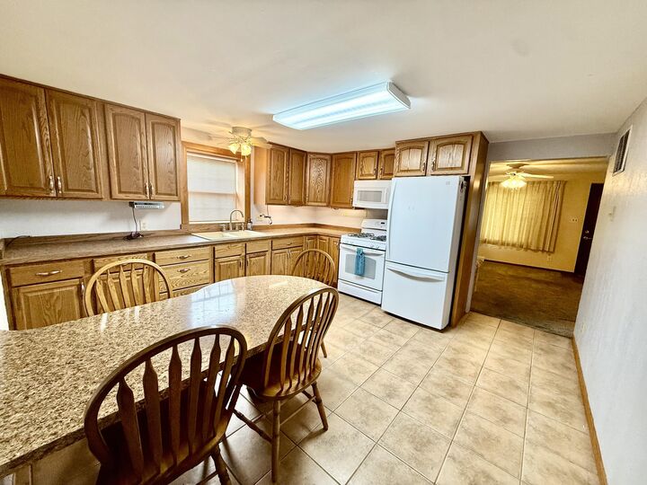 Property Photo: 612 S West Street IN 46996