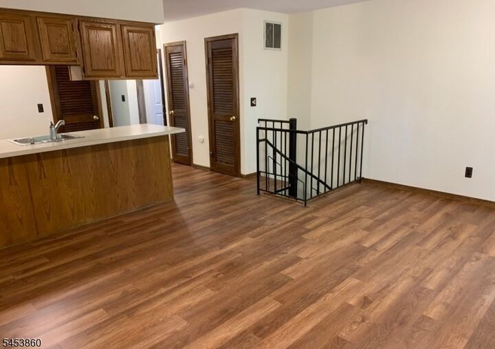 Property Photo: 1 Purgatory Ct Unit 5 NJ 07462