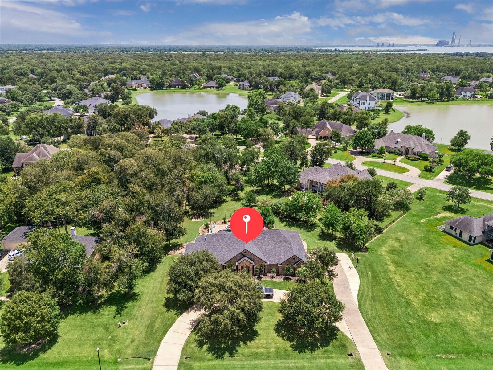 Property Photo: 8827 Aubrey Lane TX 77469