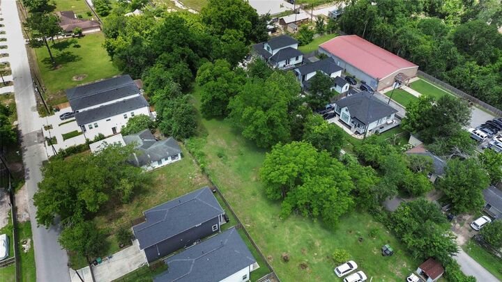 Property Photo: 5907 Knox Street TX 77091
