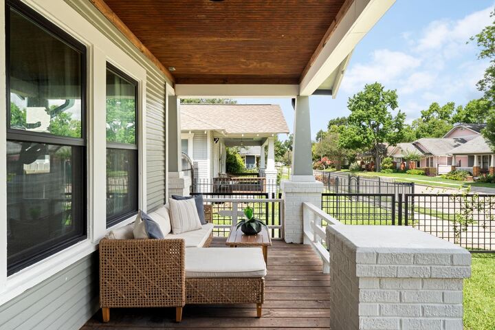 Property Photo:  1022 Key Street  TX 77009 