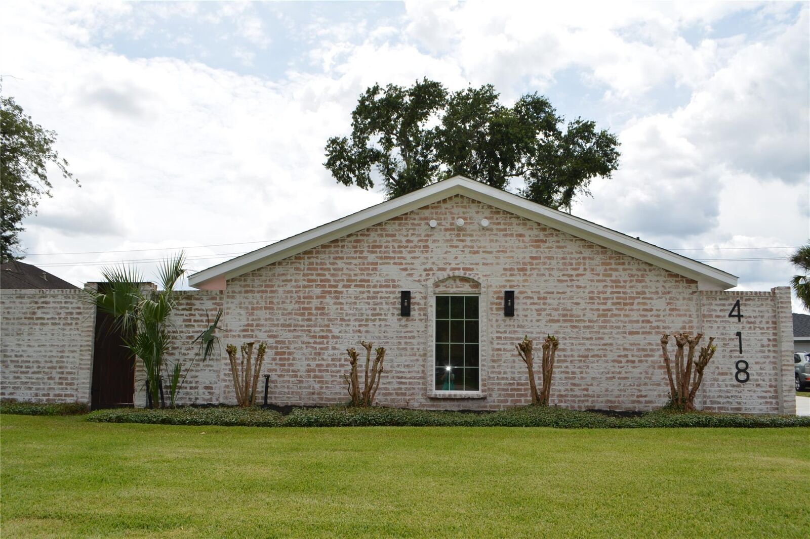 Property Photo: 418 Briar Hill Drive TX 77042