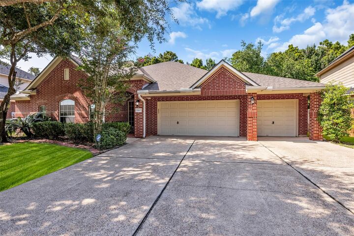 Property Photo: 12807 Winding Manor Drive TX 77044